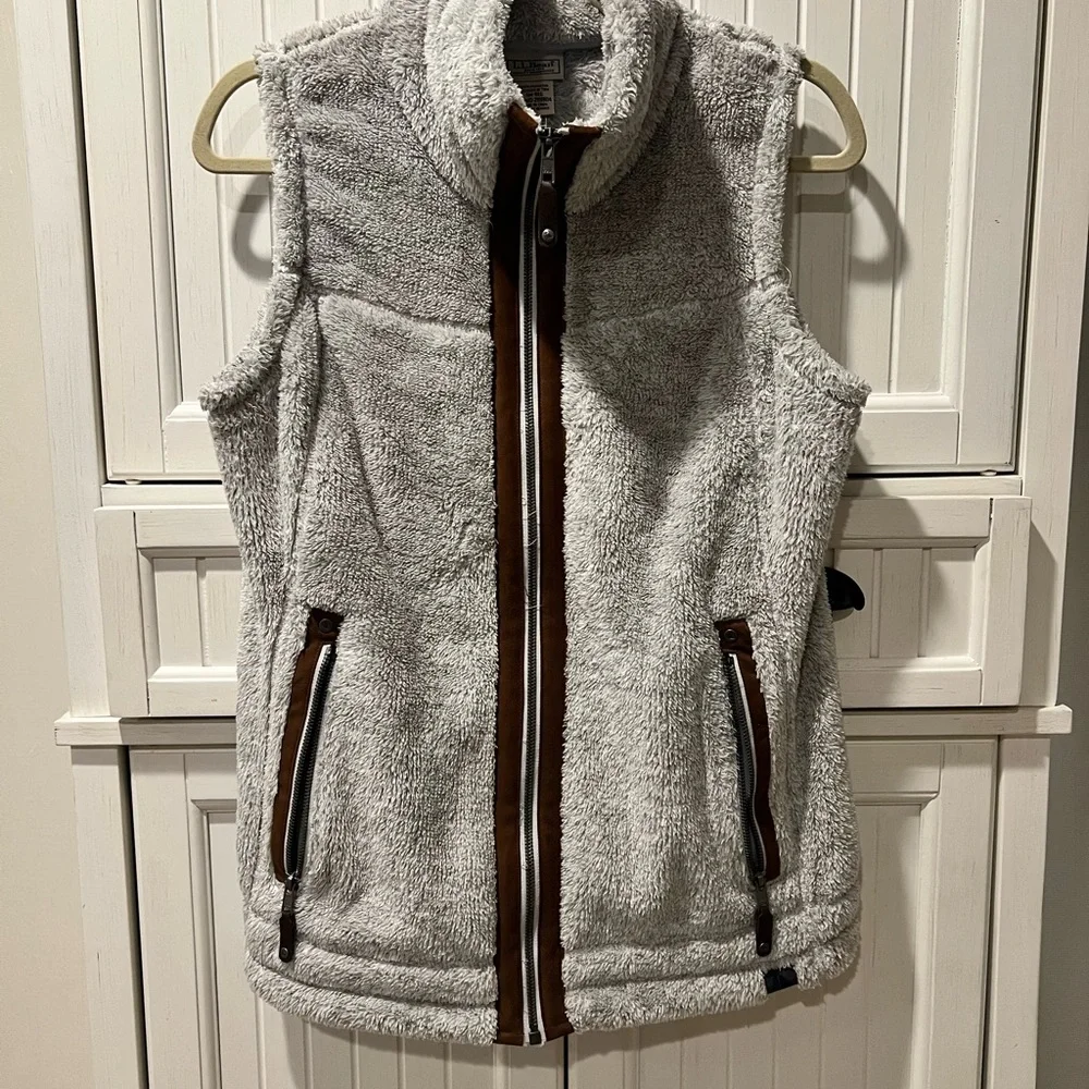 L.L. Bean Gray Fleece Vest with faux suede Accents - Picture 1 of 4